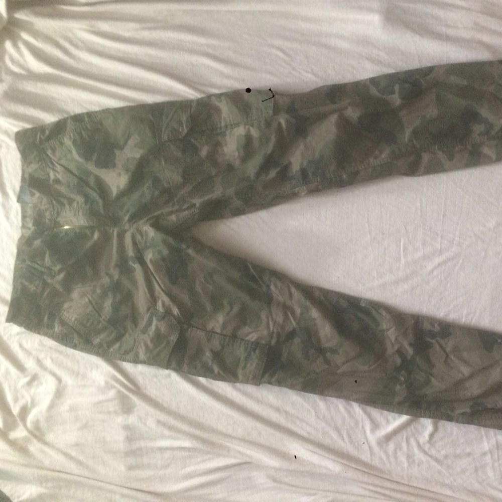 Men's H&M cargo pants camo 30/30